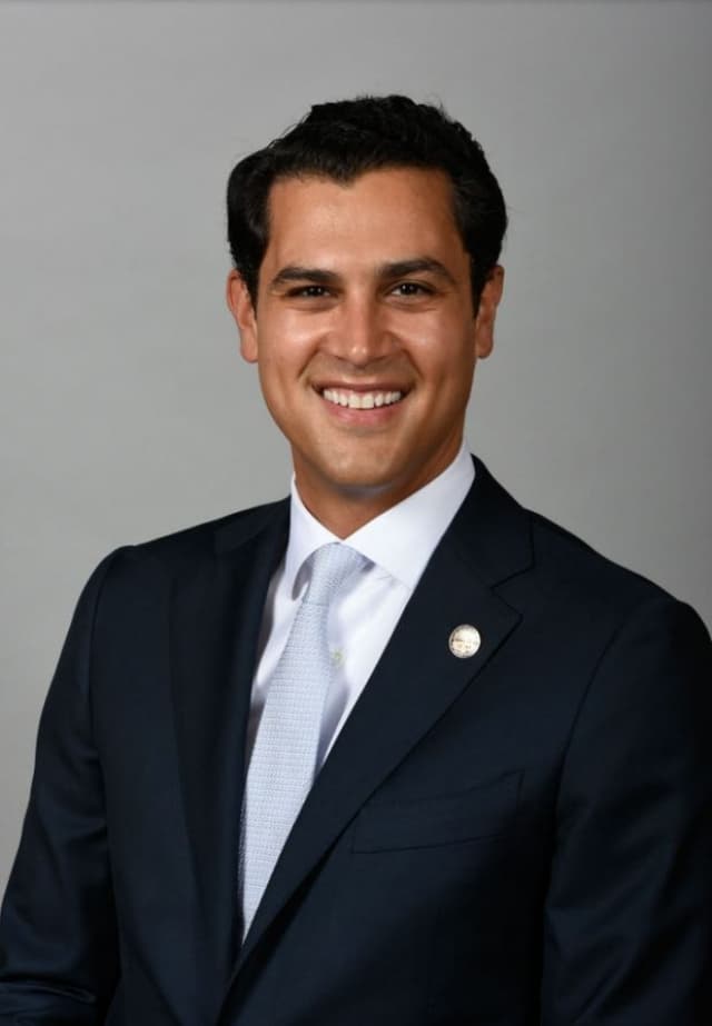 Rep. Dani Isaacsohn headshot