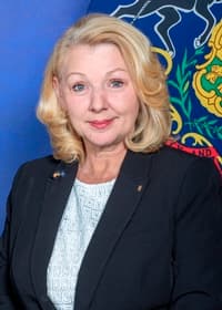Rep. Joanne Stehr headshot